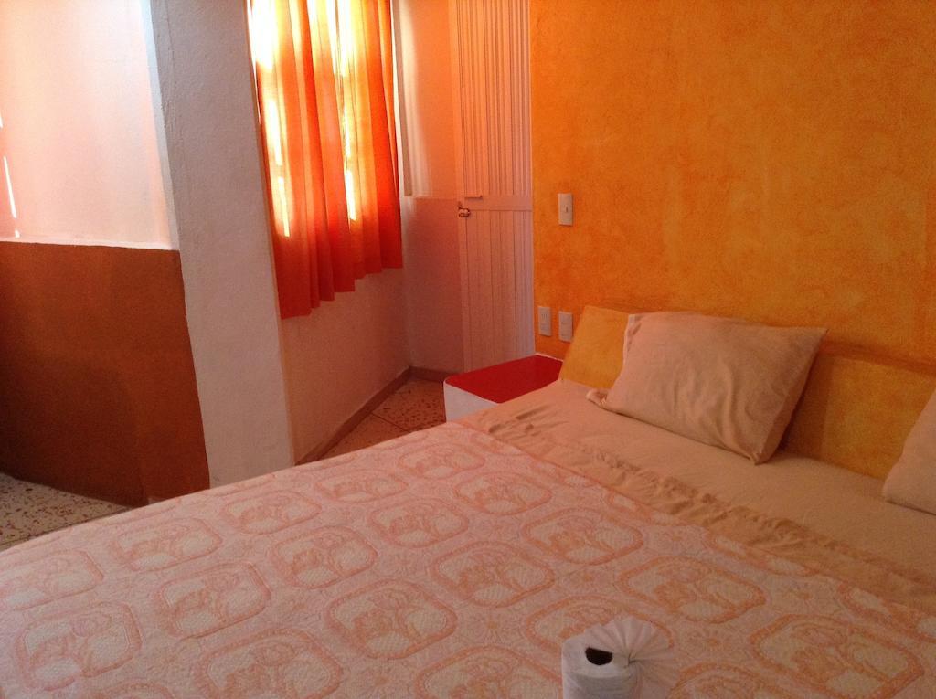 Hotel Arturo'S Сиуатанехо Екстериор снимка